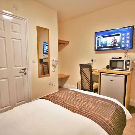 Central Studios Gloucester Place By Roomsbooked Челтенхам Экстерьер фото