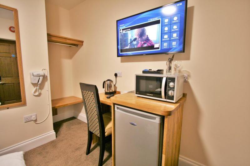 Central Studios Gloucester Place By Roomsbooked Челтенхам Экстерьер фото
